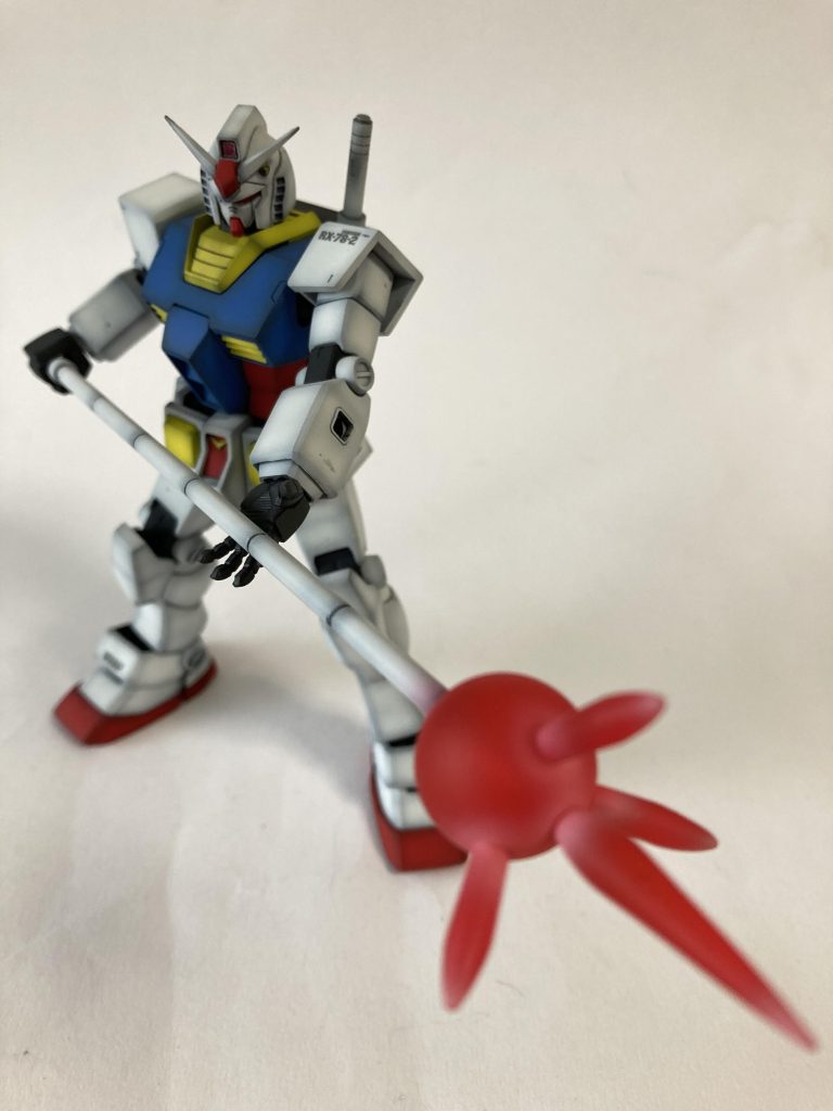 なんとなくジャベリンっぽくなりました先端はビームなので、まぁ理解は出来ますが竿部分がビームサーベル基部にどうやって収まり、どうやって伸びるのか…考え出すと気になって夜しか眠れません。