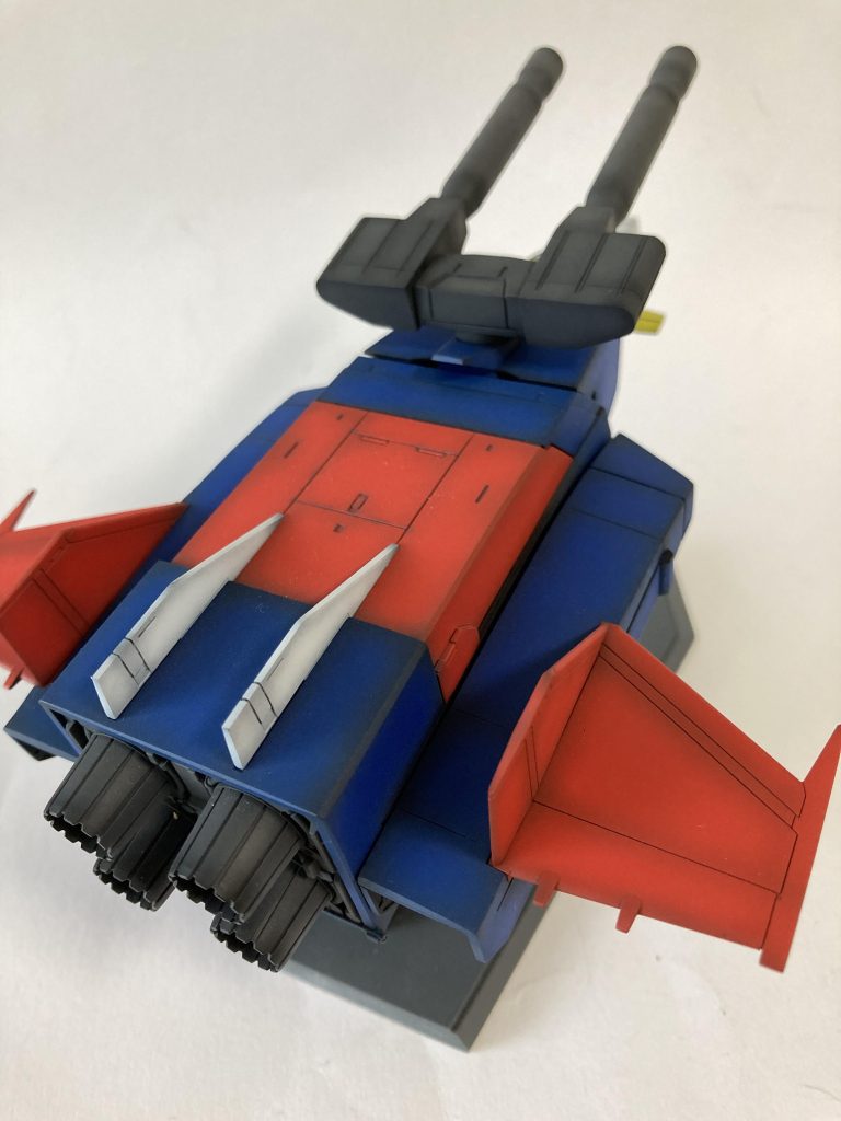 背面に少しだけスジ掘りを追加