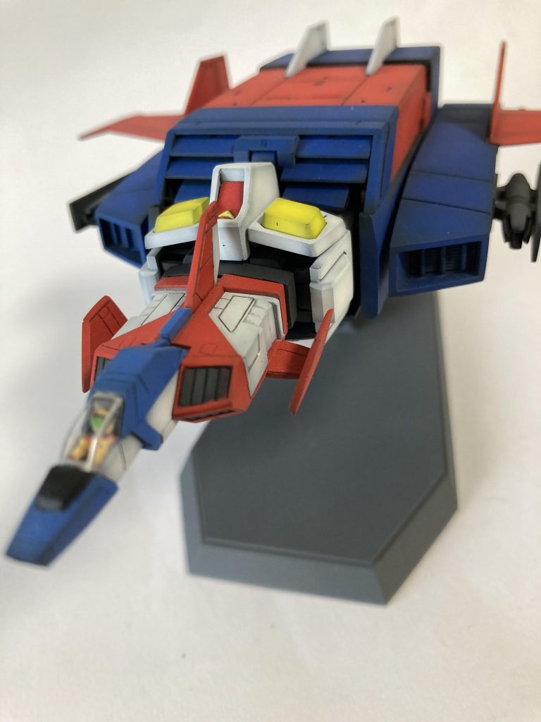 パイロットはセイラさん…で良いのか?そもそも下半身とコアファイターの向きおかしいですよね!?