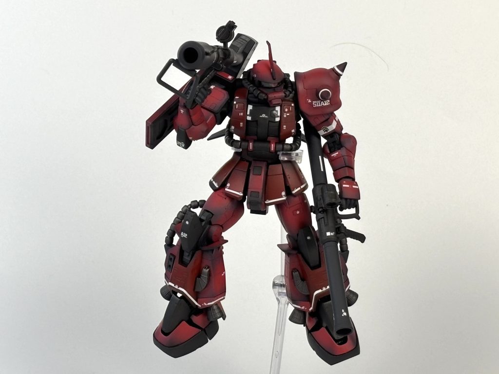 このポーズ以外だと腕が垂れるんです……