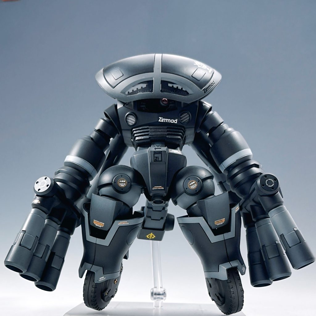 ゾゴックのボディにジュアッグをミキシングしています。足先は30MMのタイヤになります。