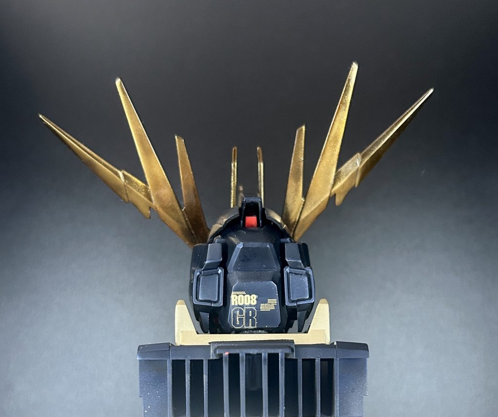 デストロイモード後ろから。デカールはMGバンシィ Kaの余り