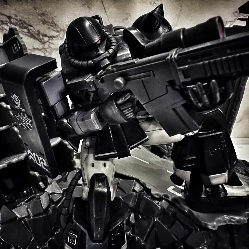 射撃の得意なマッシュ機は対艦ライフル装備で。ということで、黒い三連星の妄想写真でした。ご覧頂きありがとうございました。