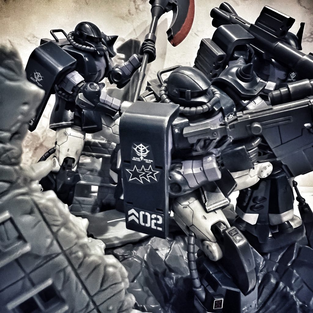 ルウム戦役のときは06C型（06S型や05B型説も）、地球降下時はドムに乗っているので、実はR型ではあまり実戦に出ていないっぽい。オリジンではこの機体でルウムに参加しているが、さすがに時期が合わないんじゃ…｡イメージ的には機体受領後に月面の射爆場かどこかで慣熟訓練中、みたいな。