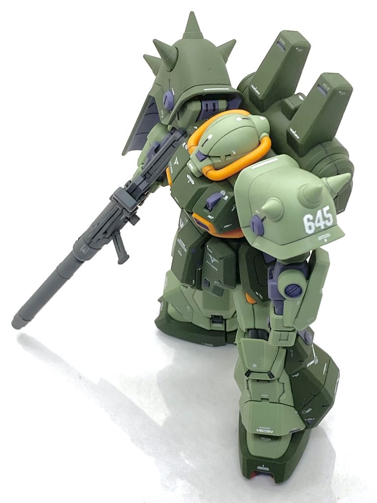 メタリックの一部以外の部分は(クレオス)Mr.カラーGXスーパースムースクリアーを吹き付けております。