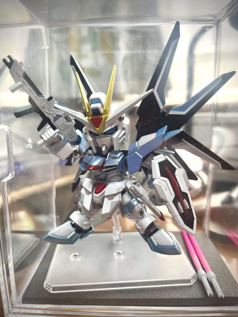 あとはデカールとクリアコートだけ。ビフォーアフターが激しいキット。