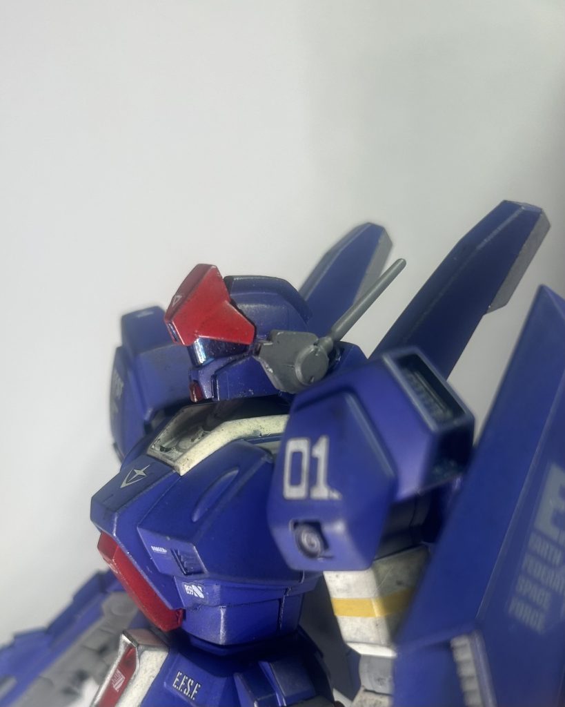 あ、タイトルとカラーはいつも以上に結構ライブ感で付けました。頭のひさしを何となく赤く塗って、赤い帽子……、赤帽……レッドキャップ……よしレッドキャップ小隊って謎の隊の所属ジェガンって事にしよう!って感じです。レッド○ックスみたいなもんです、語感的には。イメージとしては選りすぐりのエース部隊的な〜。所属機全機のひさしが赤く塗られてるみたいな設定〜。それが赤い帽子をかぶってるみたいに見えるから〜。そんくらいフワッとした感じの設定です。今回は、本来4月に投稿するつもりだった子が設定モリモリ多いので、その分あっさり設定かつフレーバーストーリー無しなのです。待ってた人には申し訳ないのです(いるのかそんな人)。ヤバい、書くこと思いつかな過ぎて間がもたない……!