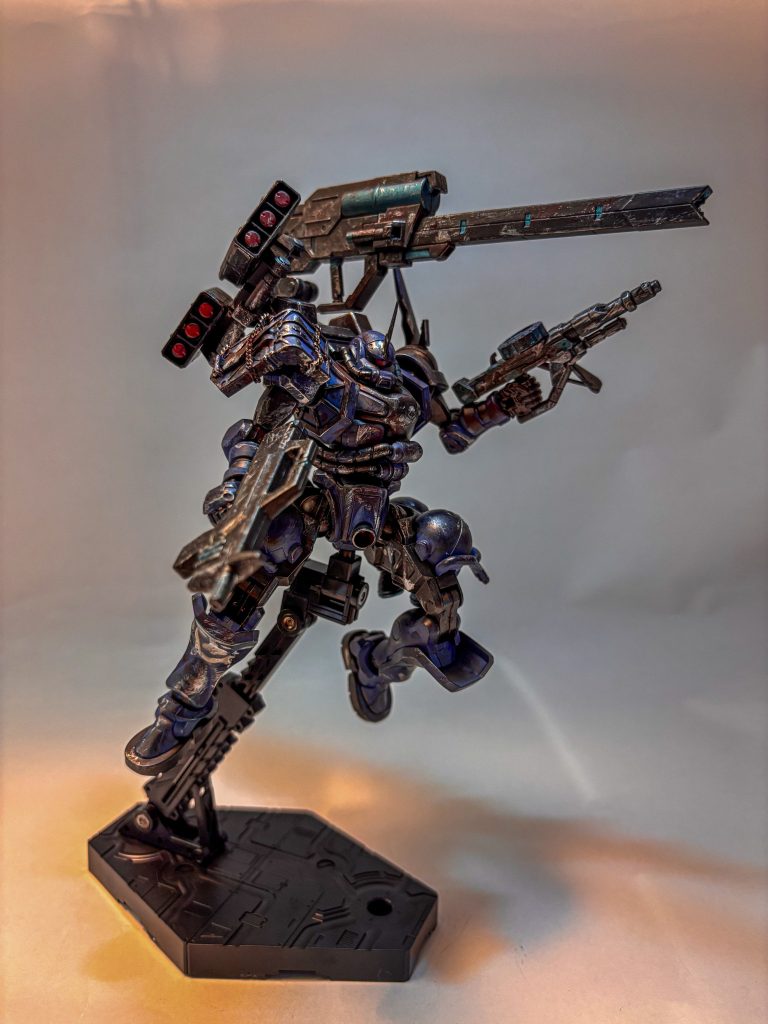 ミサイルポッドとレールガンをマウントしフルアーマー化も