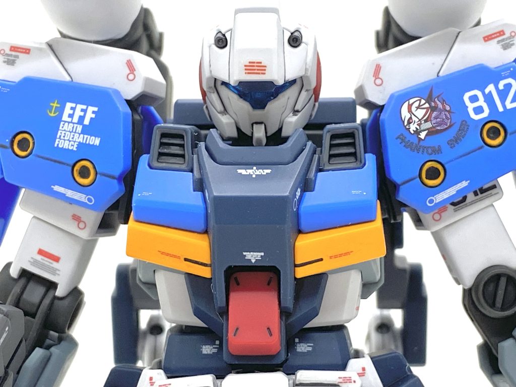 デカールはガンダムデカールのサイドストーリーズ用とHGUCのユニコーンガンダム用、閃光のハサウェイ用をメインに市販のデカールも多数使い、カトキ風にしました。