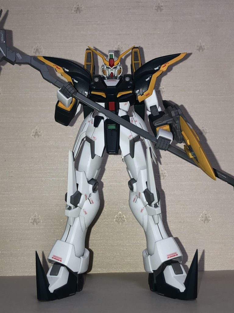 頬の3本ラインが好きです。(これがあるガンダムが非常に少ないのが残念です)  