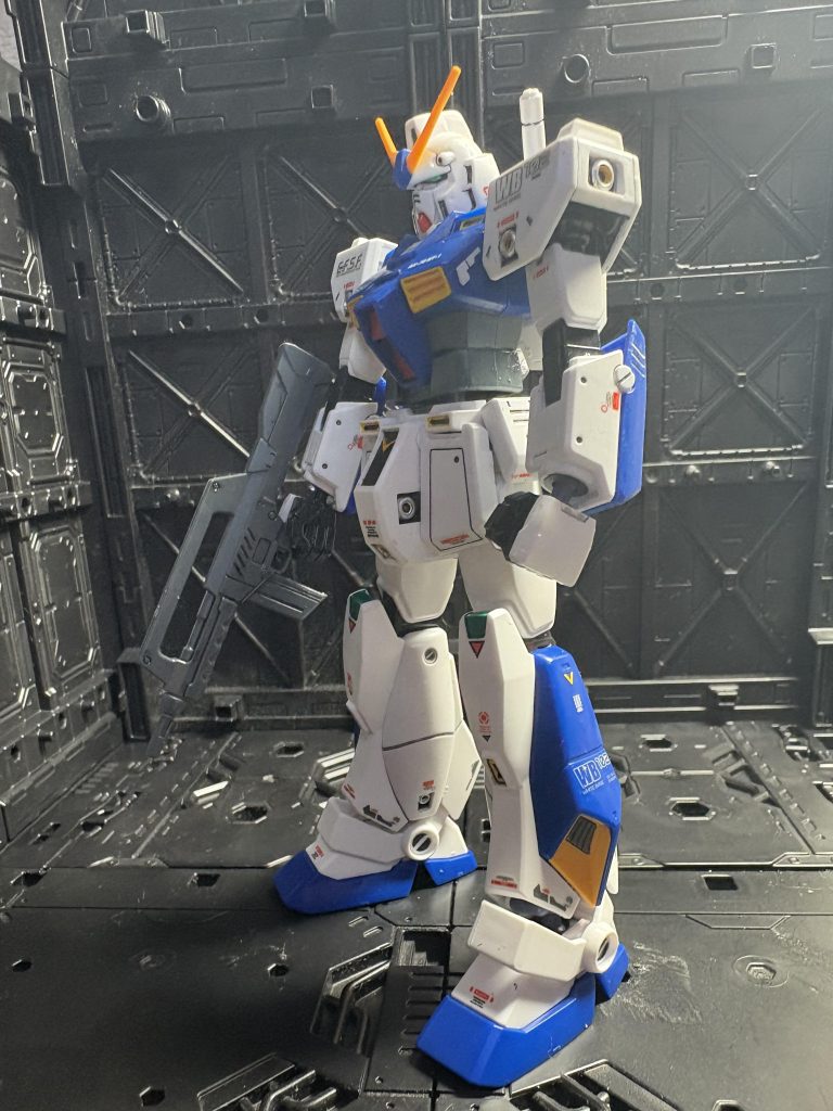 腰部はジム改のパーツを簡易スワップして延長しました。