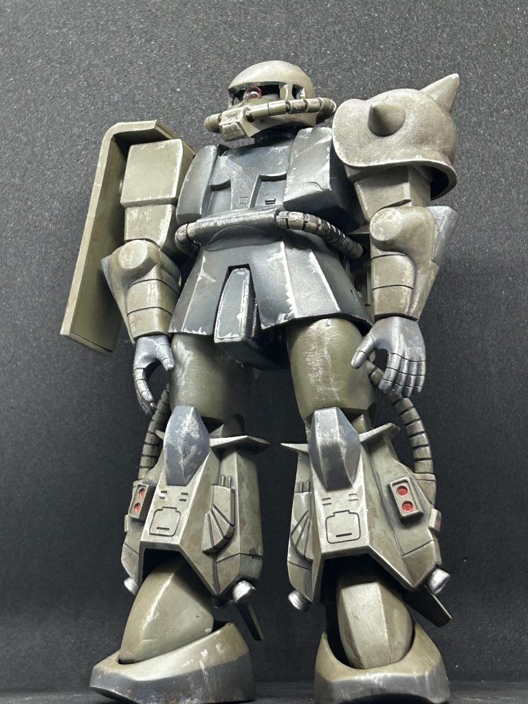 関節加工は、（大）失敗しましたが哀愁ただようザクになりました。もっと勉強してまたリベンジしてみたいと思います👍