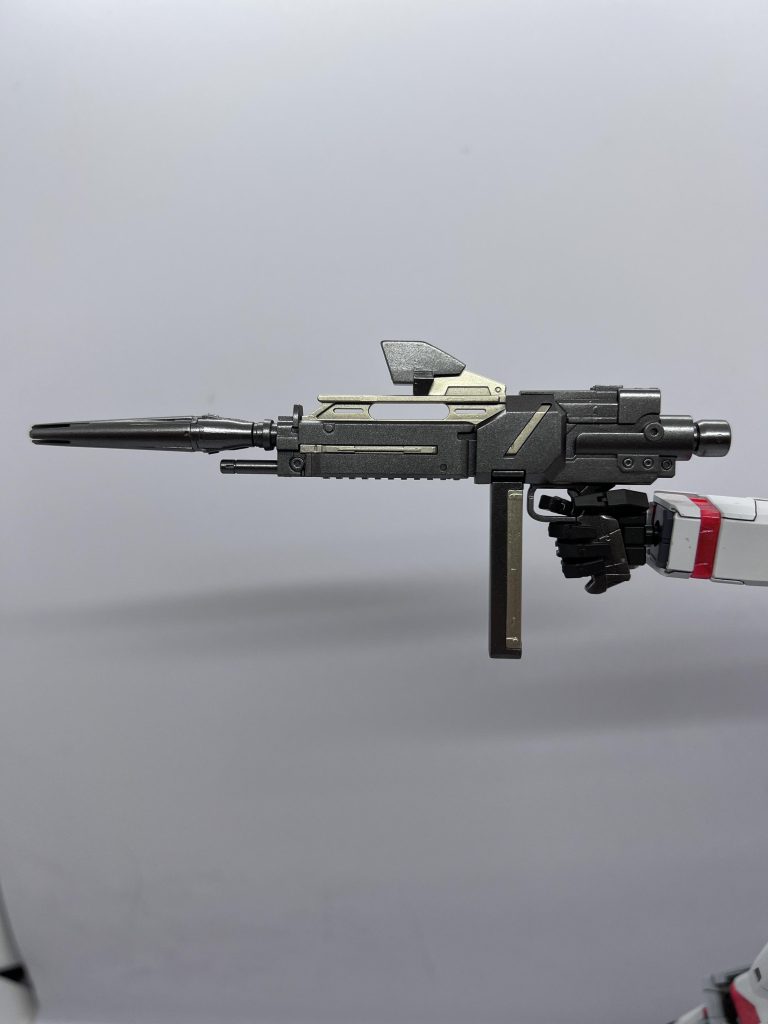 武器は明るめがいいかな、と思って作ってみたけど、ゴールドが明るすぎたなー後から気づいたけどクリアーブラック薄く吹いてトーンを落とせば良かった