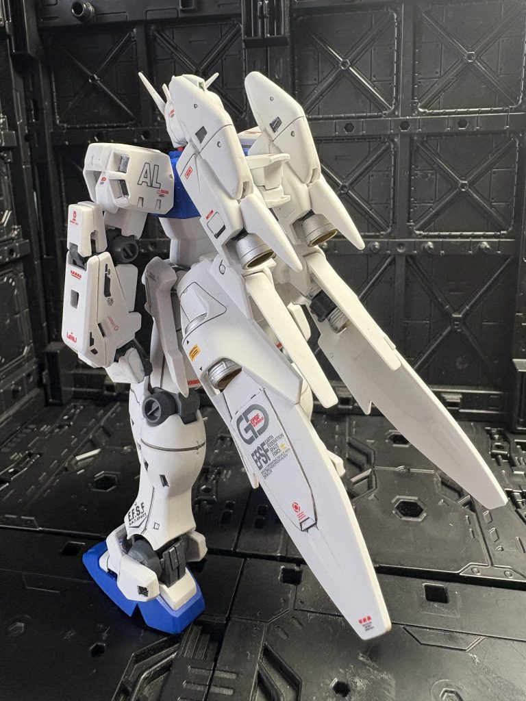 でも、テールバインダーのデカールは気に入ってます。