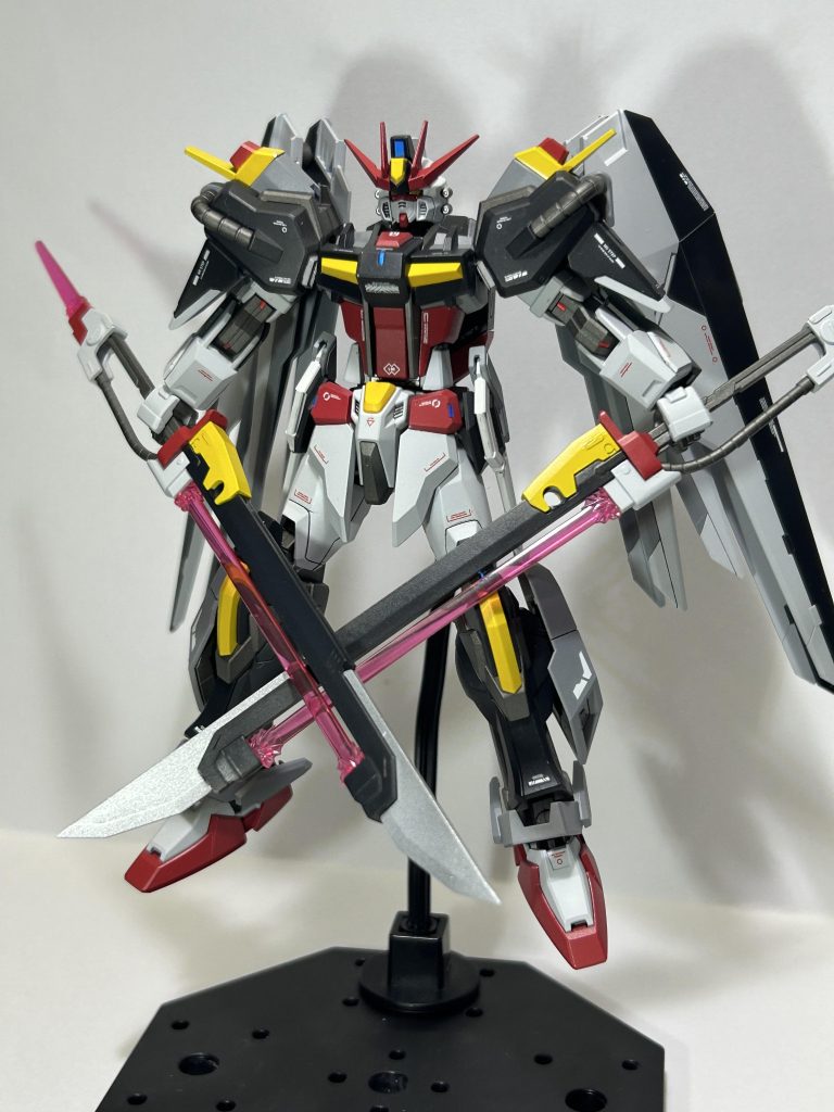 アクション3シュベルトゲベール二刀流。パーツ分割が優秀なので塗り分けも簡単だったので、本当オプションパーツセット優秀ですね!