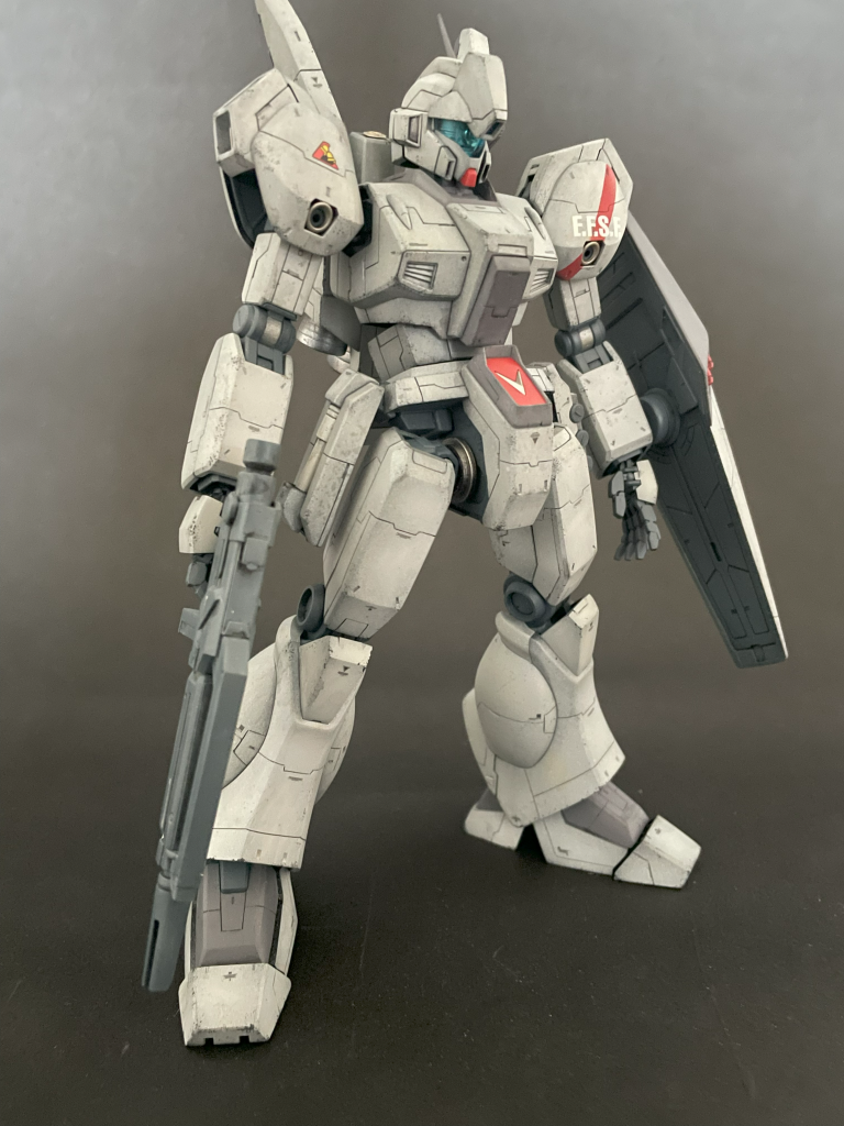 今回は塗装にあたり『塩マスキング』なる技法を試して仕上げます。所々シミっぽくなっているのはそのせいなんとも独特の風合いですね。