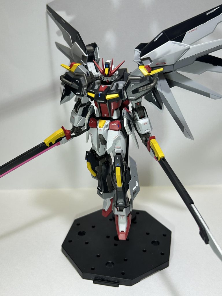 アクション4舞い降りるシーン。こんな感じで降りてきたらラスボス感半端ないなぁ