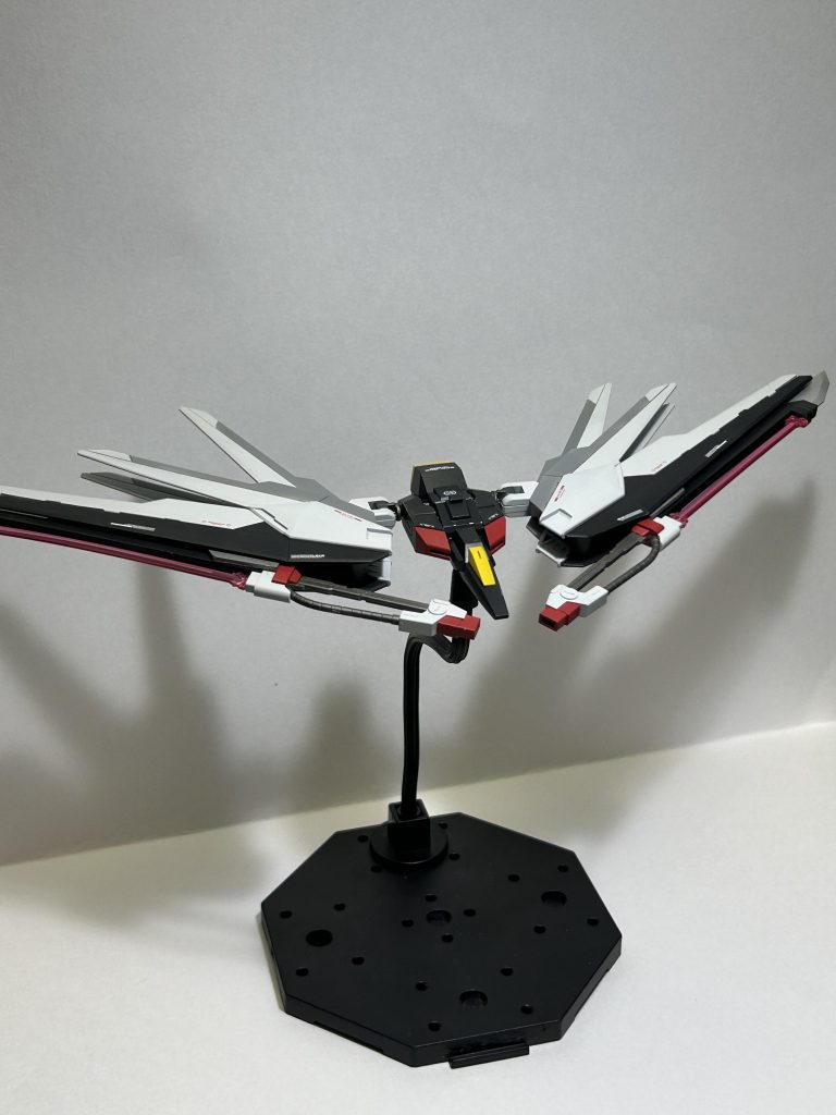 コアファイター一応コアファイターがついているので、その状態です。この状態でもシュベルトゲベールを展開してすれ違いざまにぶった斬っていきます。