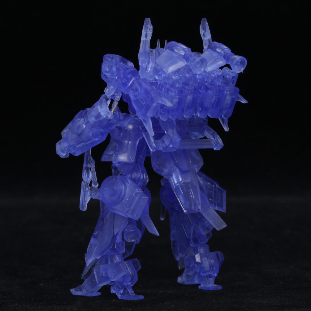 左肘を軽く曲げるため,シリンダーには真鍮線を埋め込んでいます。