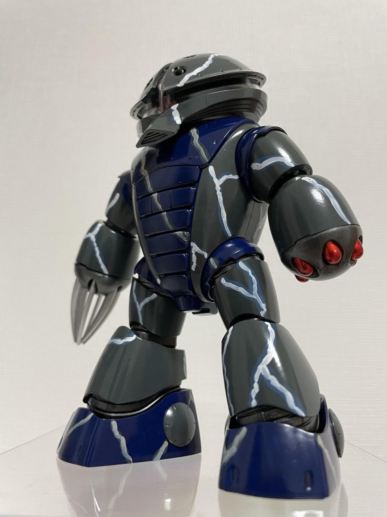 水性塗料で、筆塗り。