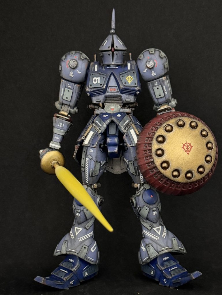 正面から。盾の機雷は、100均の手芸コーナーで見つけた玉です。