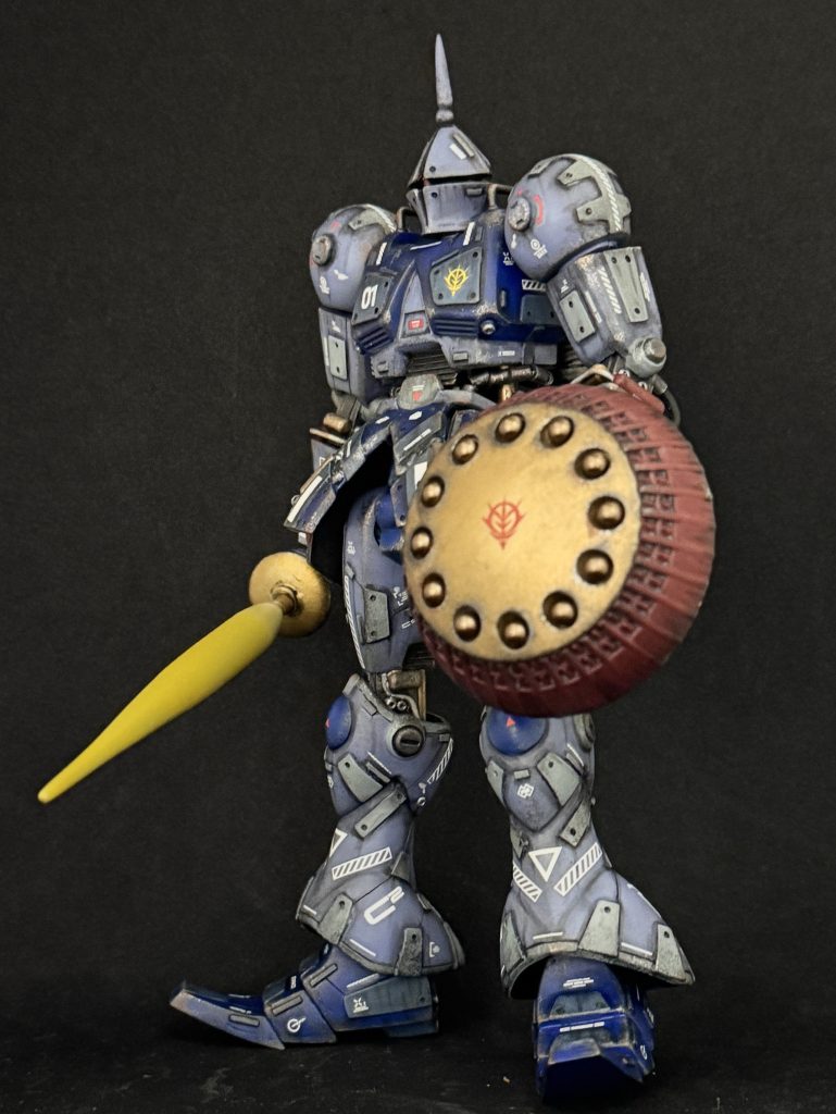 基本、いつも全て筆塗りなのですが、ビームサーベルだけ上手くいかず、ガンダムマーカーなエアブラシ使っちゃいました。