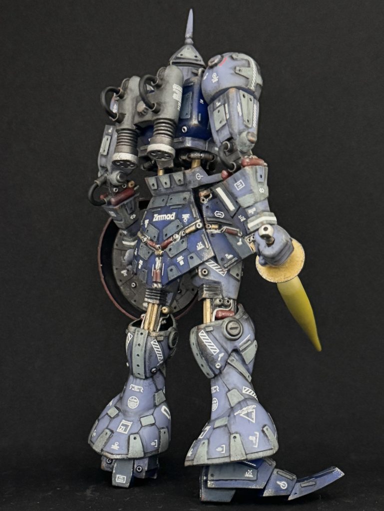 バックパックには、謎のパイプと放熱？用ジャバラつけました。