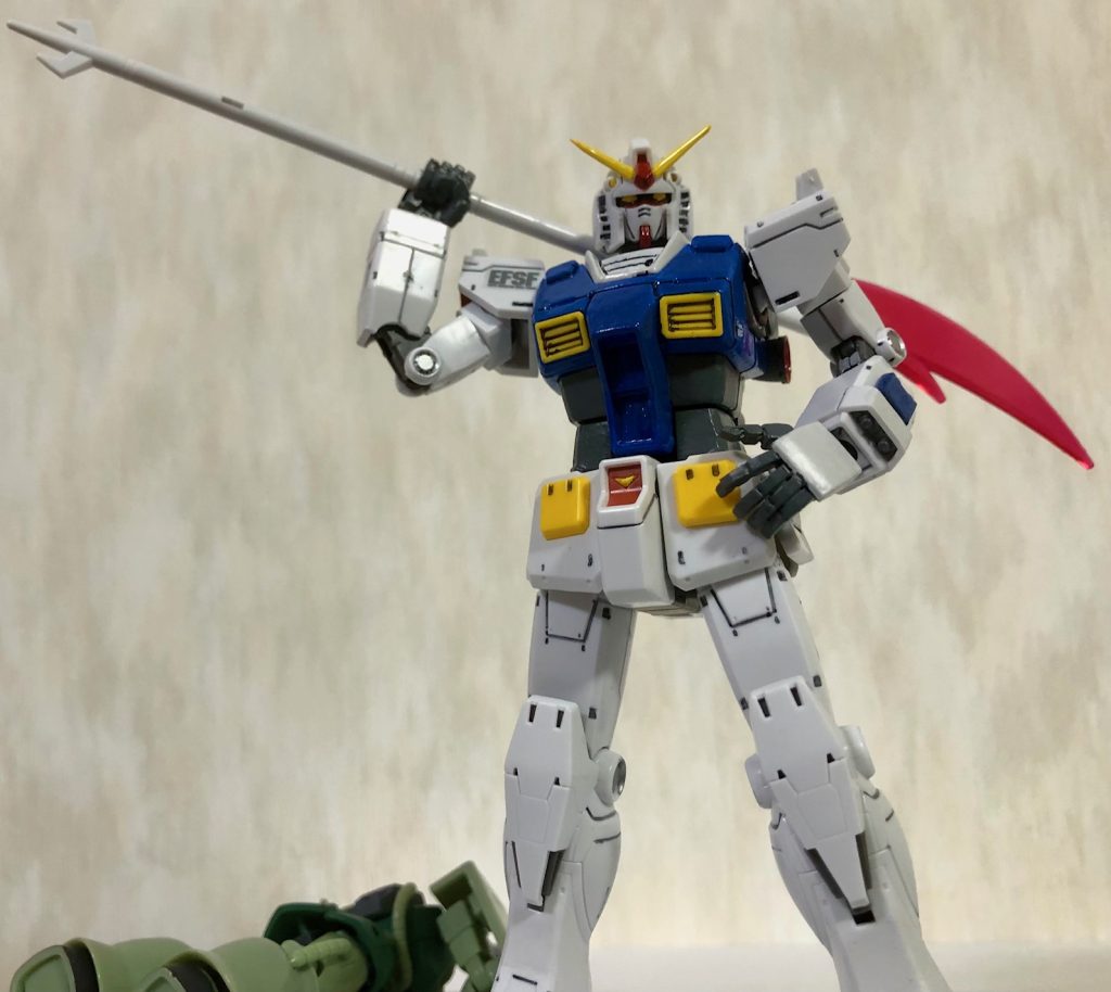 接近戦用装備のビームナギナタを装備。ビームジャベリンのデータを応用して作られた新型で、Iフィールドの収束率はゲルググのものよりも高い。