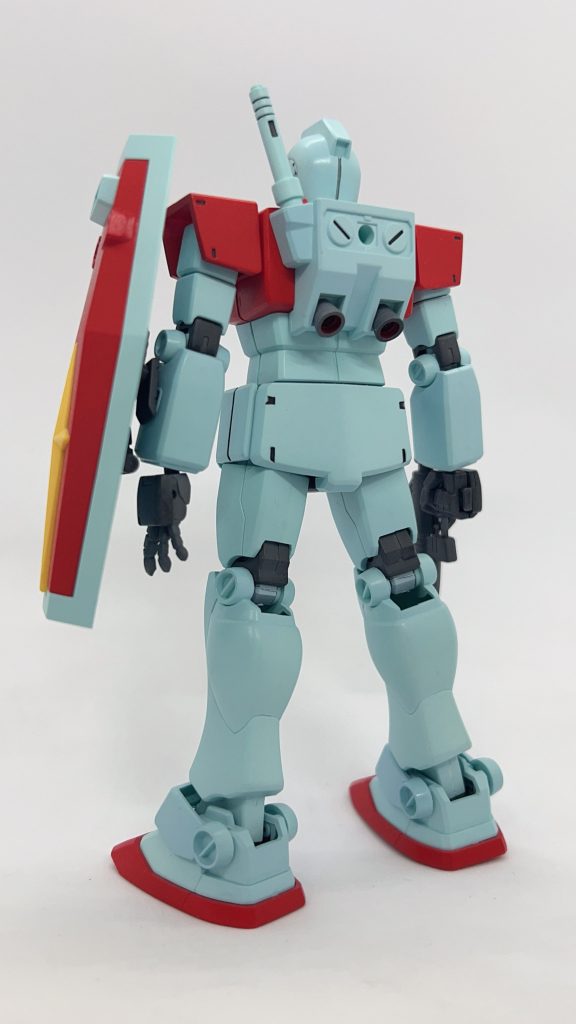 ランドセルがボディの色だという所も量産機を感じさせます。肩が赤いのも良し。