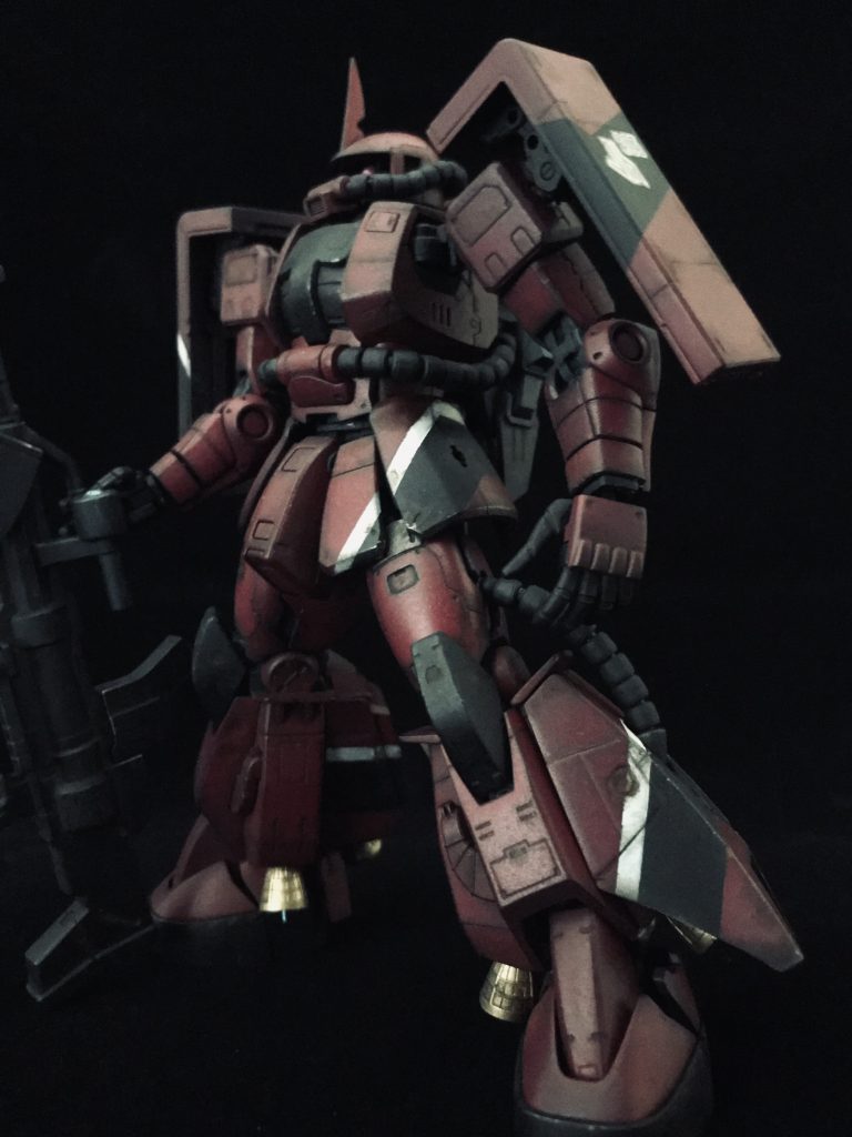 搭乗員のキャラからスパイクアーマーは似合わないと両肩シールドに