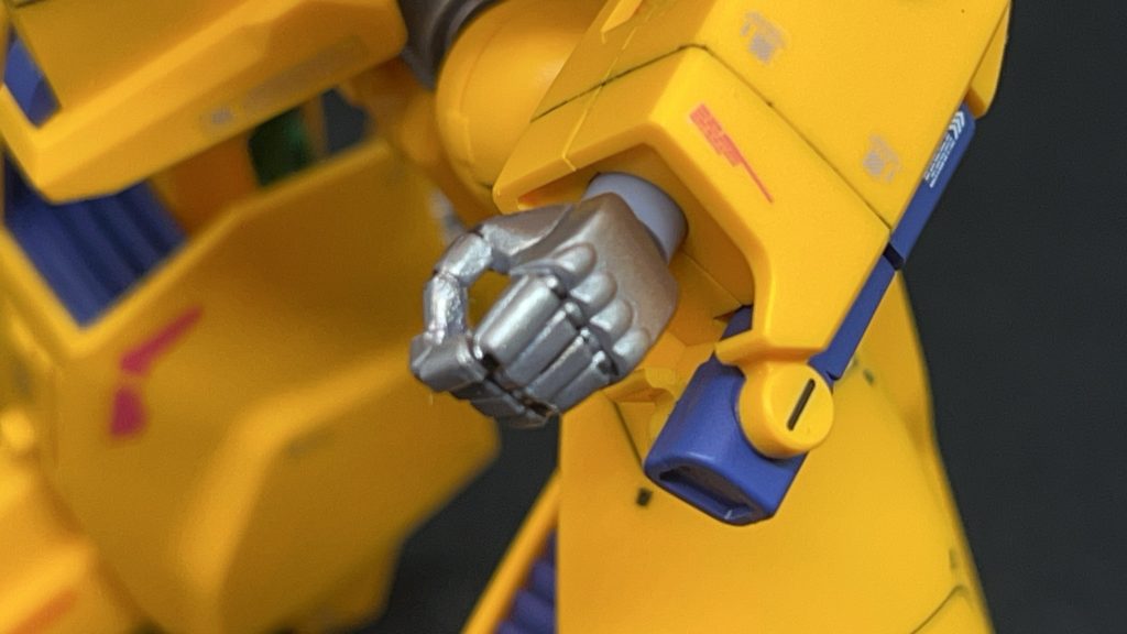 手の形は一つしかありませんが造形は素晴らしいです。