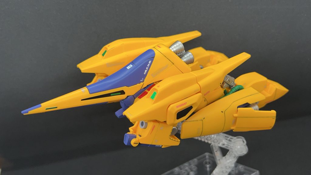 慎重に取扱わないといけませんが、モビルアーマー形態へしっかり可変します。