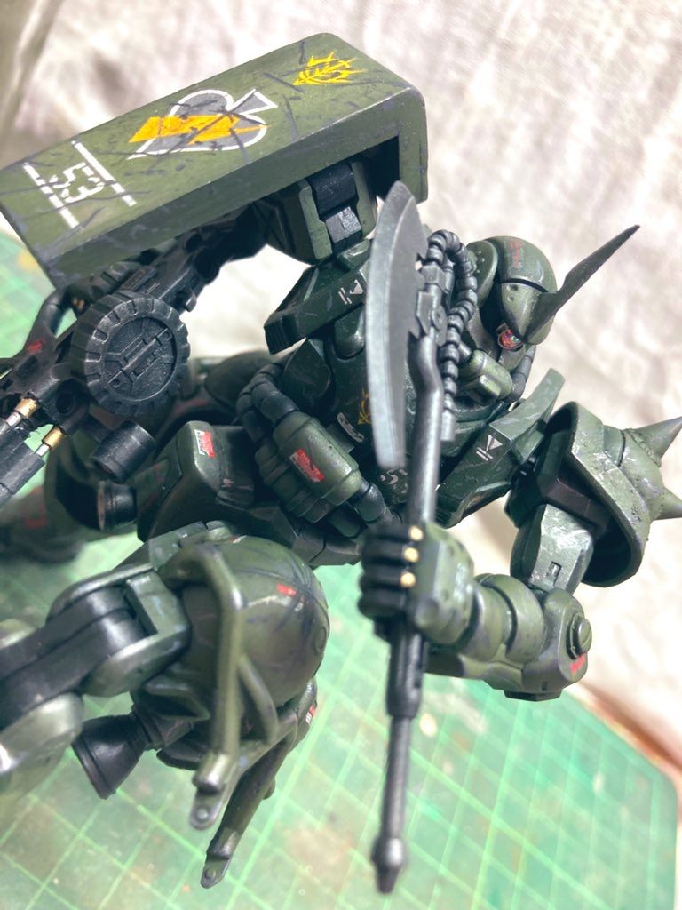 かなり久しぶりにガンプラを組みましたが可動範囲が凄くいいですね！