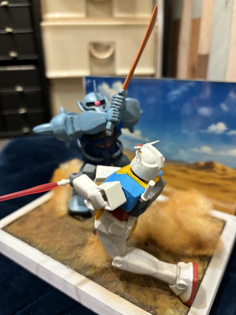 振り上げエフェクトは外す事ができます。原作が持つ昭和アニメの懐かしい感じも出したくてあまりウェザリングをせずに作っています。