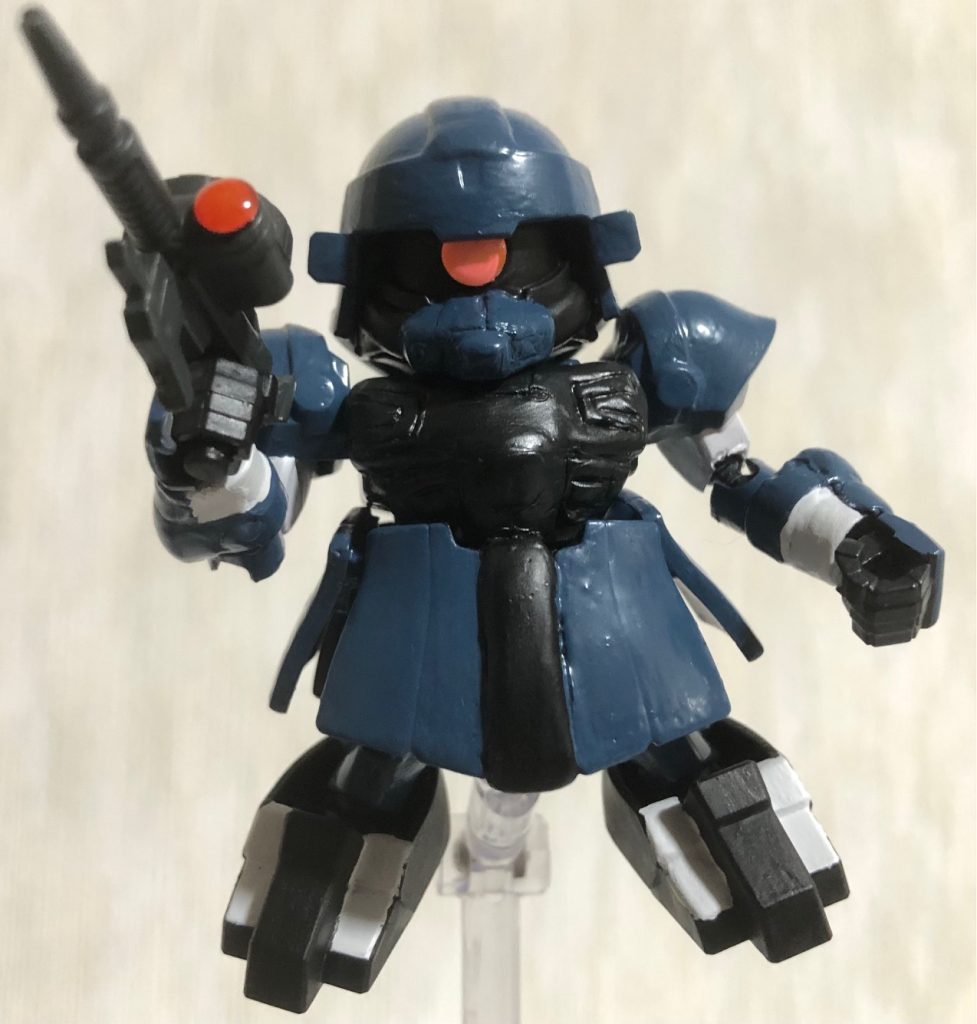 機体自体は完成していたものの、ジオンがビーム兵器の開発に苦戦していたため、模擬戦や動力テスト時はザクマシンガンやヒートホークを装備していた。