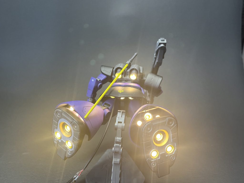 腰パーツの裏も色分けしたけど全く見えない、、