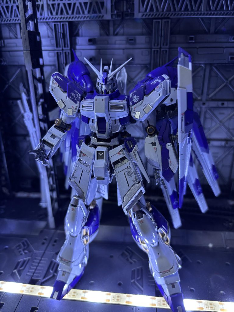 RG 1/144 Hi-νガンダム–2枚目/制作者：ノリダム