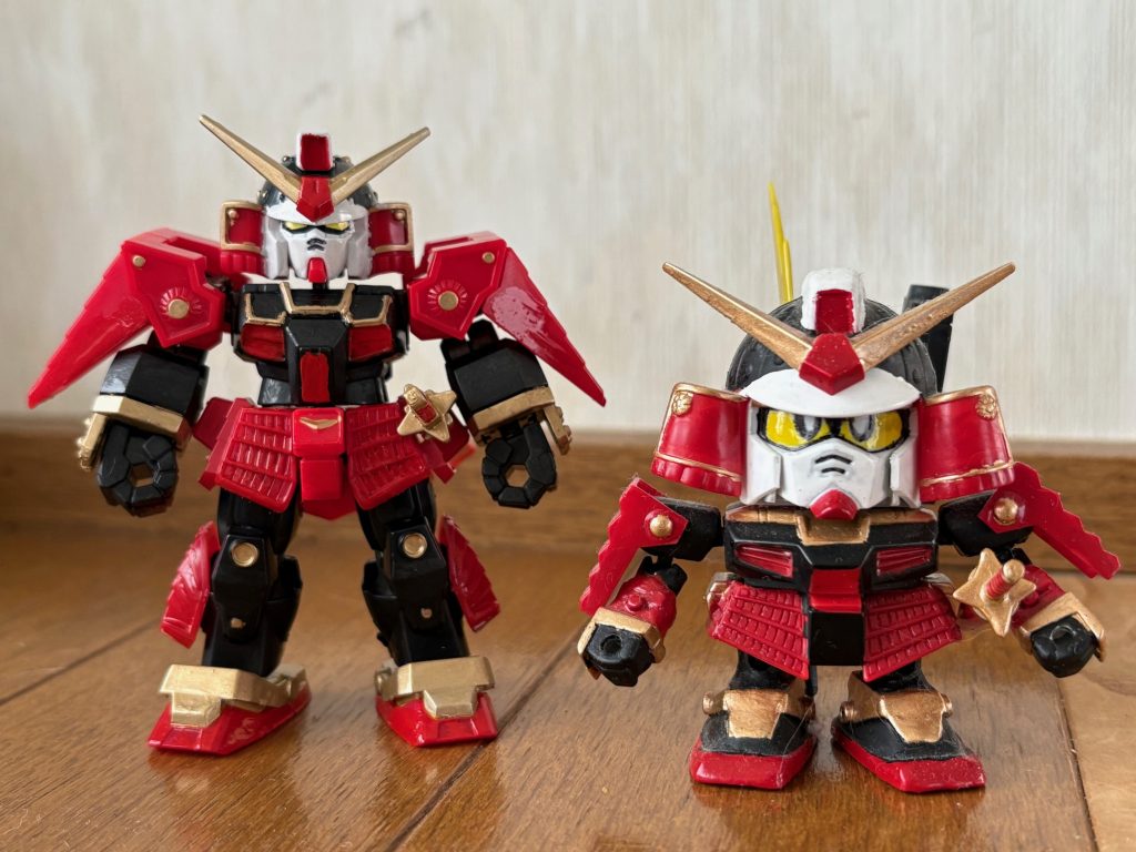 ラストは新旧武者頑駄無のツーショット。武者もおよそ35年でこんなに変わりましたが、昔のBB戦士の頭身の方がしっくりきますね。改善すべき点は色々ありますが、ブロック遊びをせず「五月人形」として飾る分にはいいかなと思いますね(gundam-kao5)