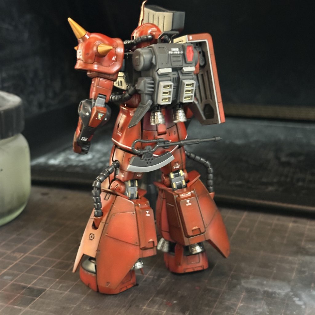 高機動型ザクといえば、この脛周りの造形。R-1型よりもR-2型が好みです。コンパチですが、まぁ外す事は無いでしょう。