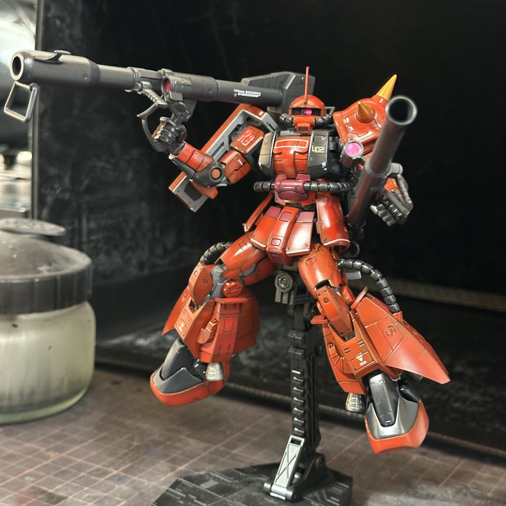 ダブルバズーカ。サイコザクの素体だけあって武装盛りは似合いますね。ポーズはきまらんけど。