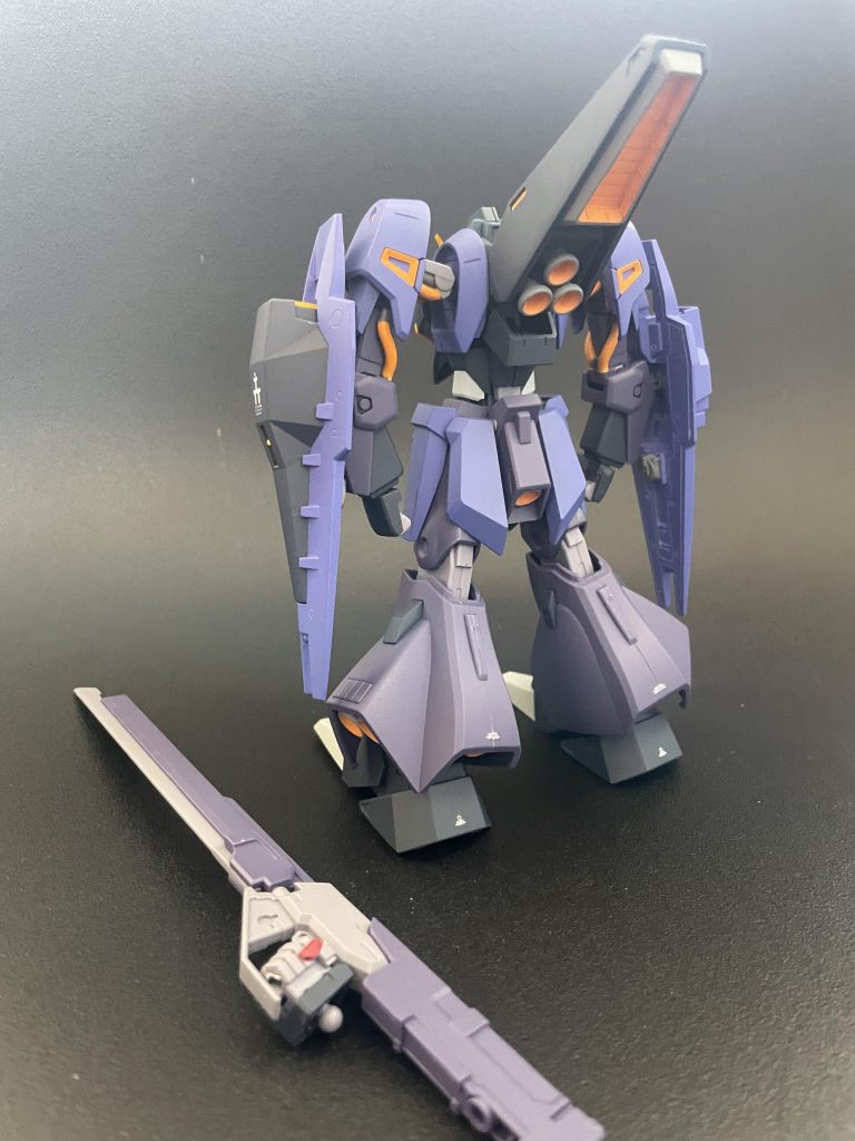 後ろ姿。