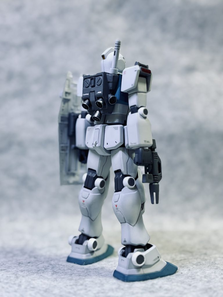 ビームライフルは無かったので、ビームスプレーガン装備ですが、スレッガー中尉なら充分闘えるはず👍