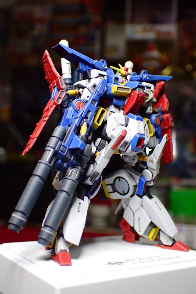 MGの配色パターンを参考にしつつ塗り分けていますがアーティファクトの塗り分けに正解はないっぽいので所々アレンジしています。