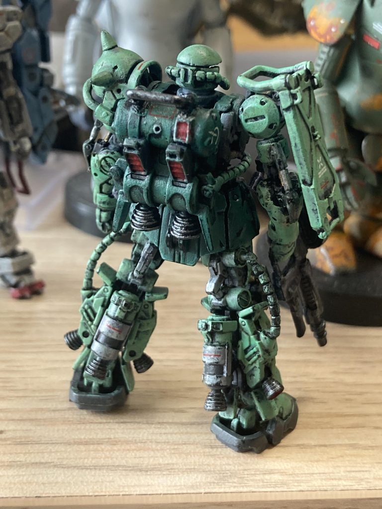 ゴチャっとした背中…