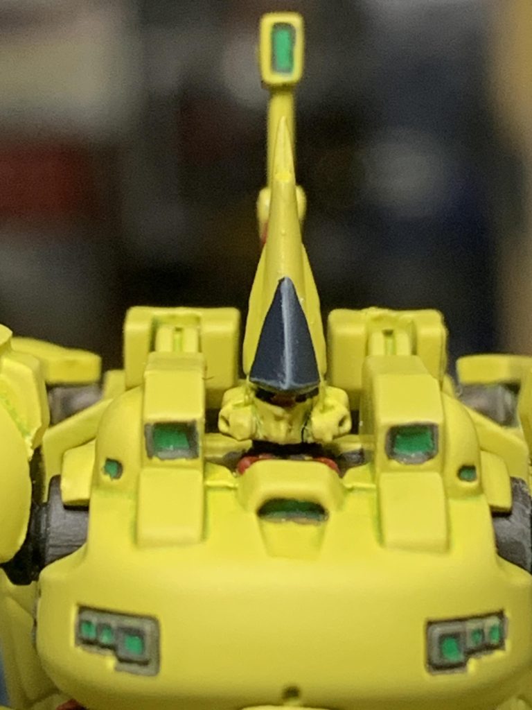 モノアイ消灯状態。