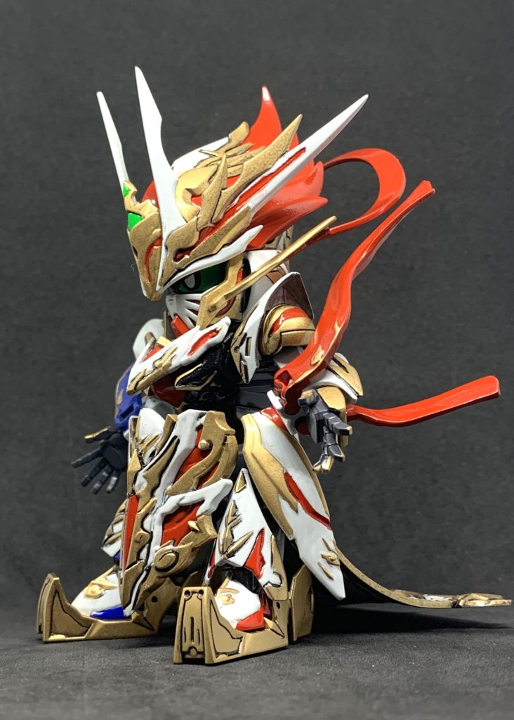 胸元は考えた末、黒にしました