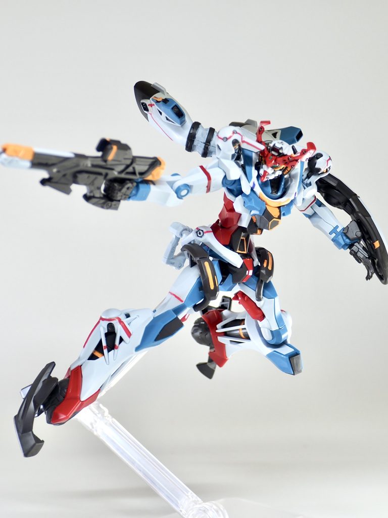 ガンダムぽい射撃ポーズ