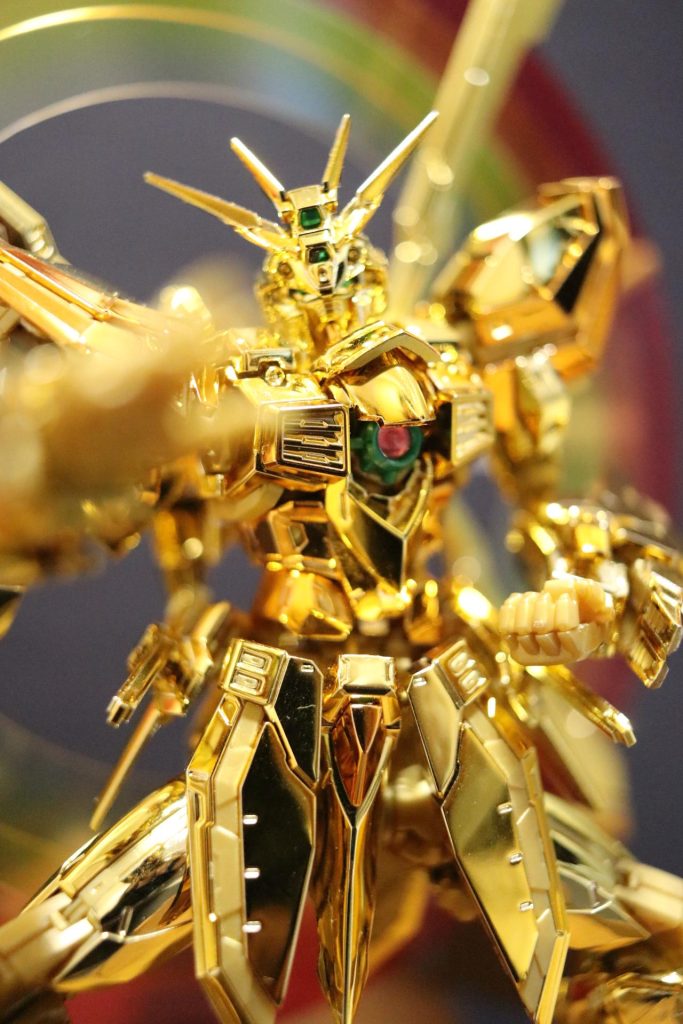 第45話 さらば師匠!マスター・アジア、暁に死すドモン 「流派!」マスター「東方不敗が」ドモン 「最終」 ←ココマスター「奥義!」二人  「石破天驚拳!」ココを再現するためポーズ固定です(笑)アニメを参考にマルチプライヤーは通常版から移植しました。肩や腰のフレーム部分は黒い印象でしたが、改めて確認したら金色のときもあったのでフレームはそのままです。