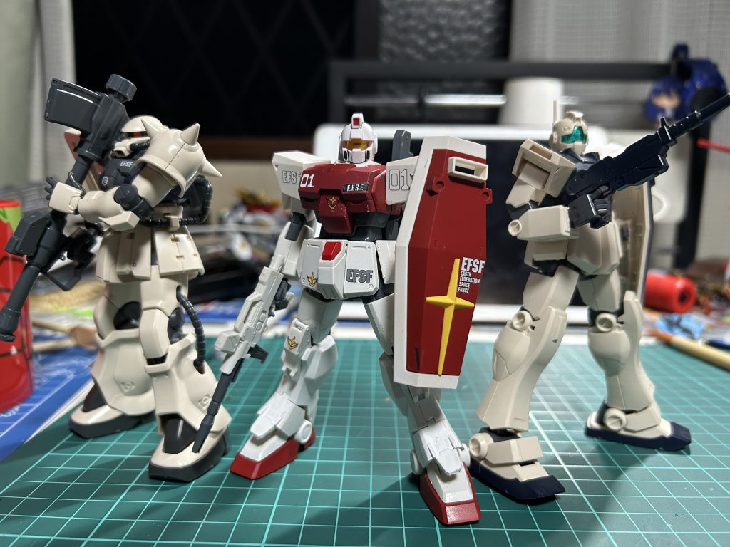 他の陸戦MSたちと一緒に…一応名前は ジム・エクストラっていいます。