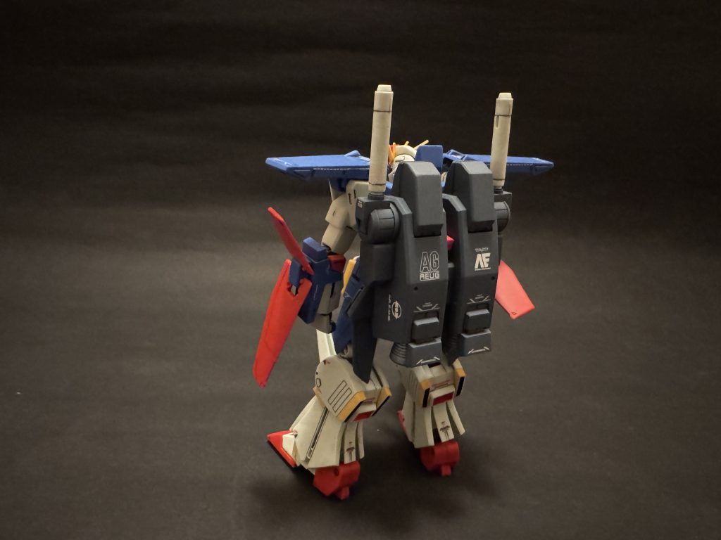 背中　写真はありませんが、ミサイルポッドも塗り分けました細かすぎて、死ぬかと思った…